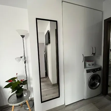 Apartament Porto Torres Cherry Red 아파트 Năvodari